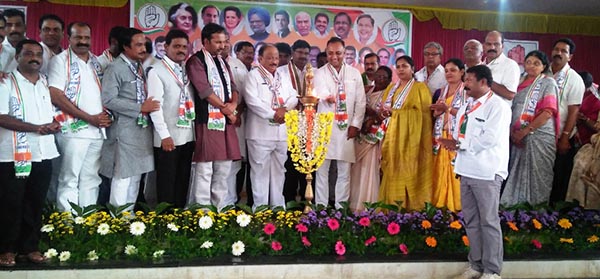 ಅಹಿಂದ ವರ್ಗಗಳ ಮೇಲೆ ದೌರ್ಜನ್ಯ ನಡೆಸಿ ವಾಮ ಮಾರ್ಗದಿಂದ ಕೇಂದ್ರದಲ್ಲಿ ಬಿಜೆಪಿ ಅಧಿಕಾರಕ್ಕೆ: ಹರಿಪ್ರಸಾದ್